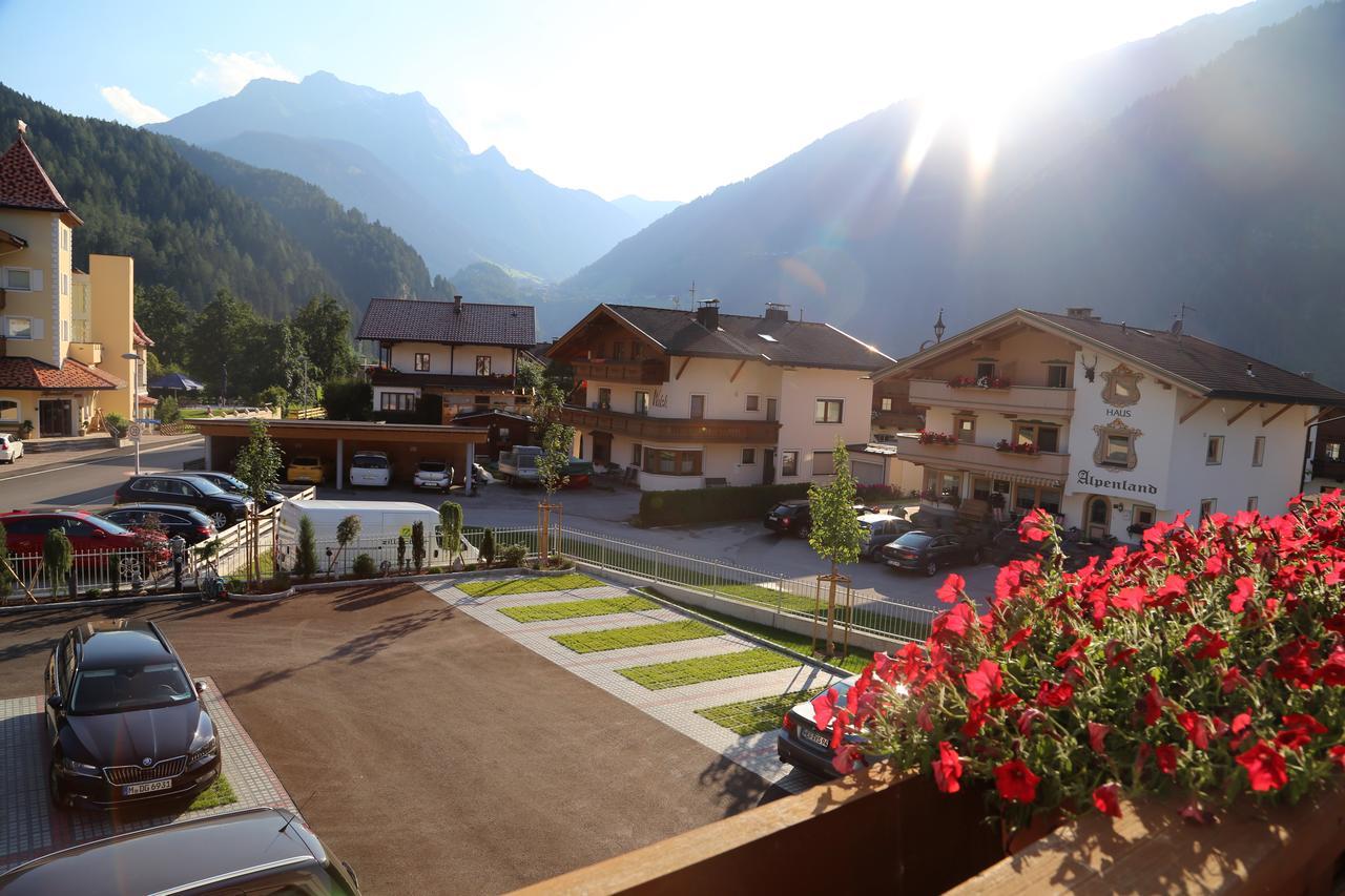 Hotel & Suites Glueck Auf Mayrhofen Exteriér fotografie